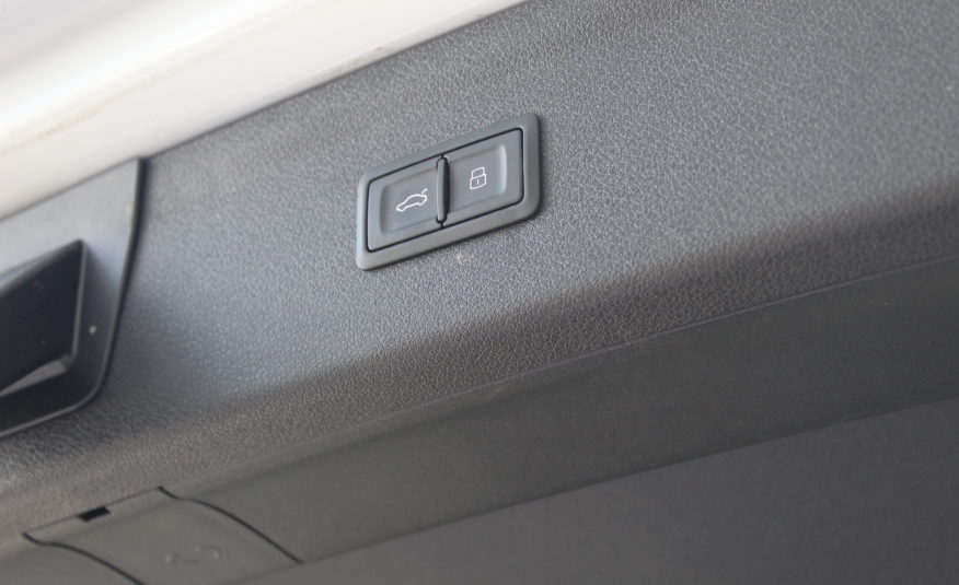 AUDI Q3 TFSI 220 QUATTRO STRONIC SLINE PANO BOSE ATTACHE