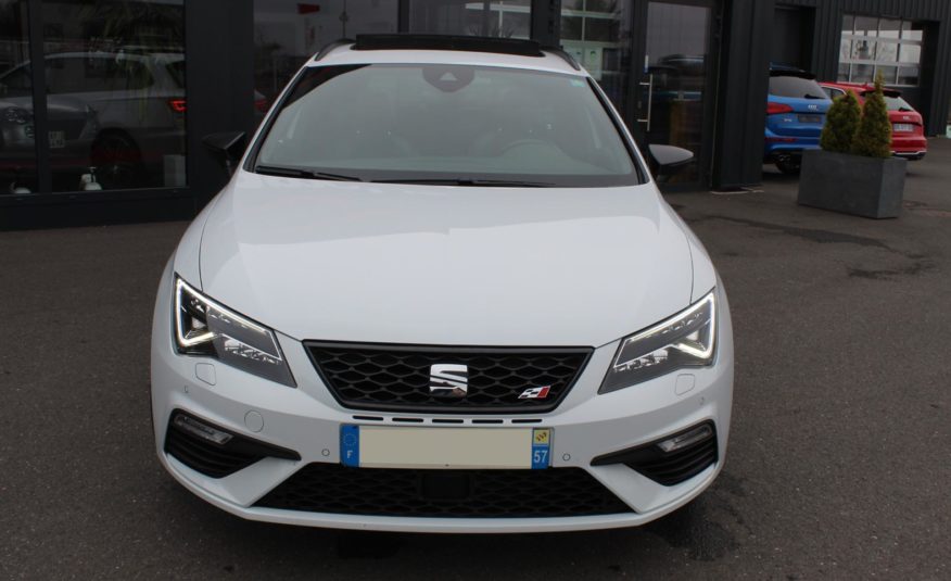 SEAT LEON CUPRA ST 4DRIVE 300 DSG PANO VIRTUAL CAMERA SIEGES ELECTRIQUES