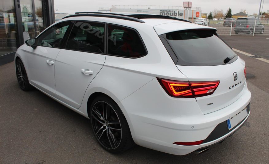 SEAT LEON CUPRA ST 4DRIVE 300 DSG PANO VIRTUAL CAMERA SIEGES ELECTRIQUES