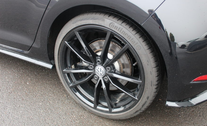 VOLKSWAGEN GOLF R 300 4MOTION DSG ACC CAMERA PANO DYNAUDIO