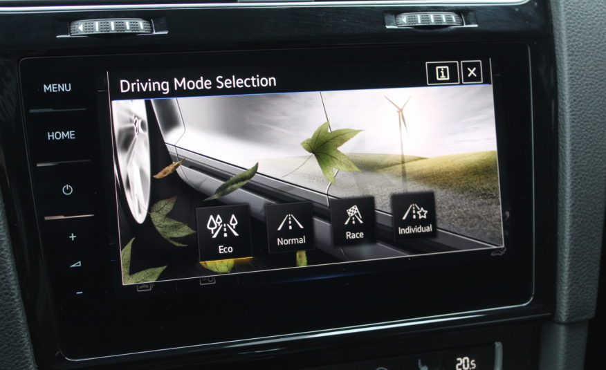 VOLKSWAGEN GOLF R 300 4MOTION DSG ACC CAMERA PANO DYNAUDIO