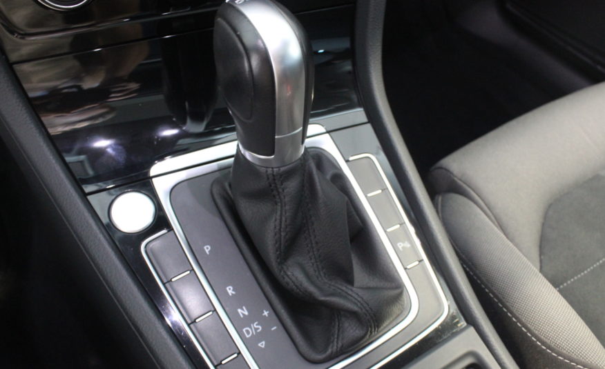 VOLKSWAGEN GOLF TSI 150 DSG RLINE ACC PANO CAMERA KEYLESS
