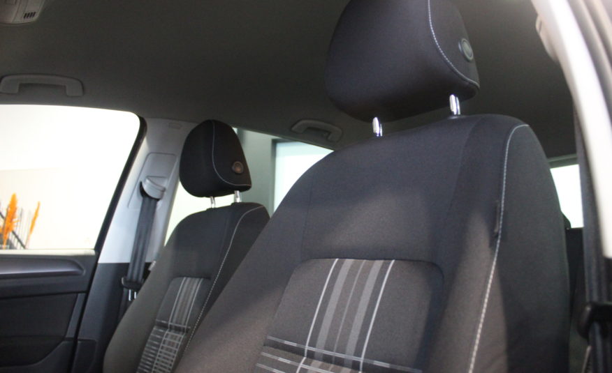 VOLKSWAGEN GOLF SPORTSVAN TSI DSG 125 LOUNGE CAMERA SANS CLEFS