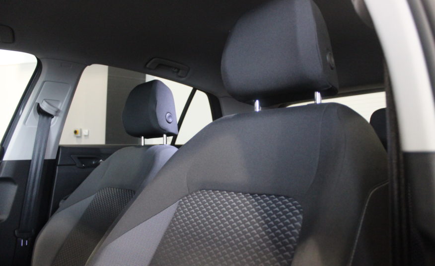 VOLKSWAGEN GOLF VIII 1.0 eTSI 110CV DSG SERIE SPECIALE ACTIVE