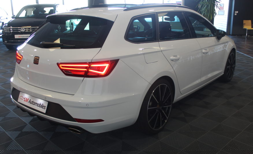 SEAT LEON CUPRA ST 4DRIVE DSG 300 PANO VIRTUAL DCC ACC BEATS EXT 05/2024