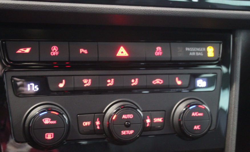 SEAT LEON CUPRA ST DRIVE DSG 300 PANO VIRTUAL BEATS CAMERA MALUS INCLUS