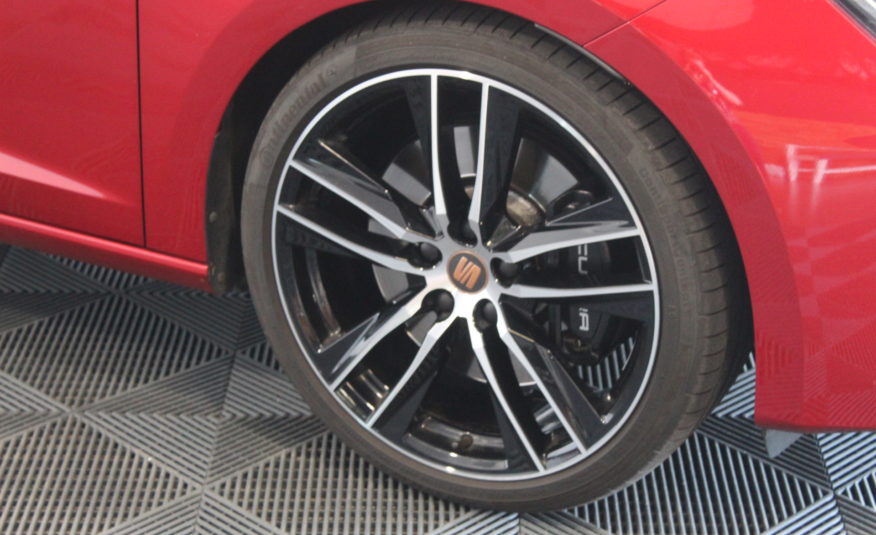 SEAT LEON CUPRA ST 300 DSG 4DRIVE PANO VIRTUAL BEATS CAMERA EXT 09/2024