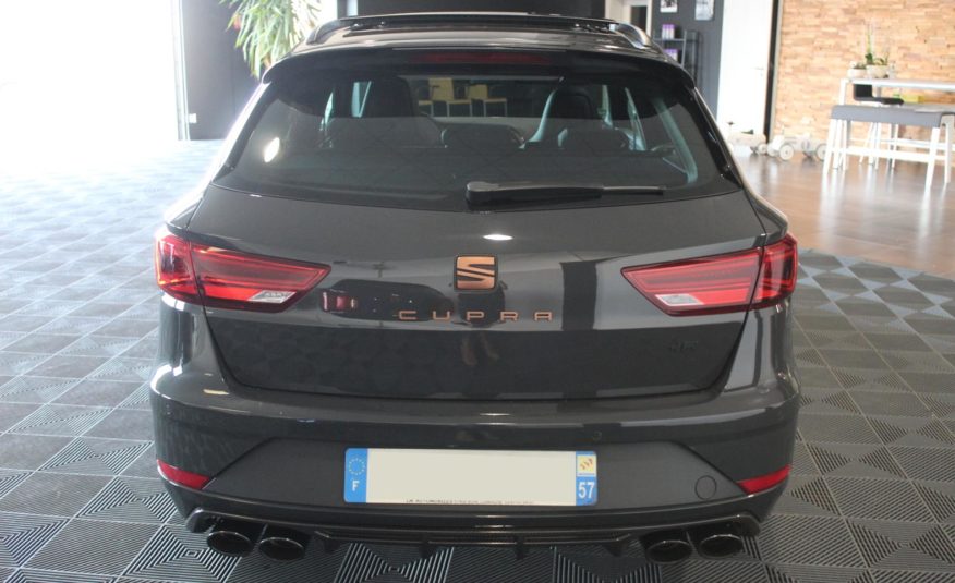 SEAT LEON CUPRA « R » ST 300 DSG 4DRIVE PANO VIRTUAL ACC DCC BEATS CAMERA