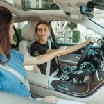 Jeune conducteur voiture